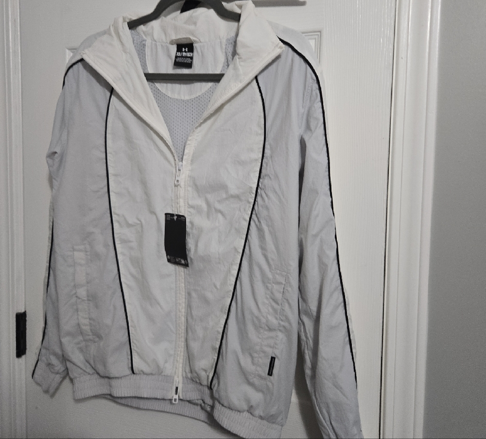 Under Armour  NWT - Picture 4 of 8